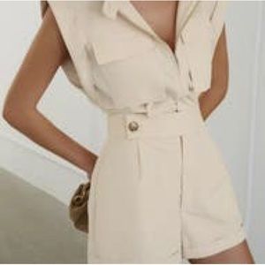 Jumper - Khaki in color, shorts have front pockets. Size small/ size 5